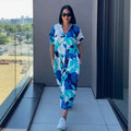 Blau mit weißem und blauem Laub